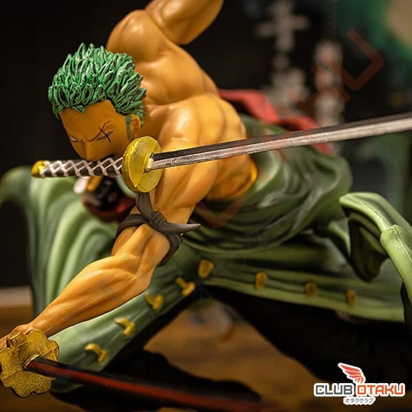 Figurine One Piece Roronoa Zoro Socle LED avec télécommande 15 cm